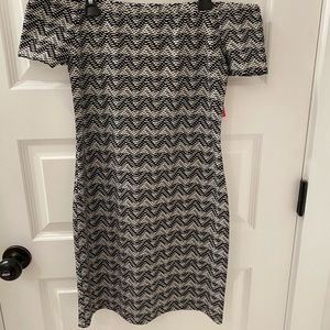 Fitted black and white dress